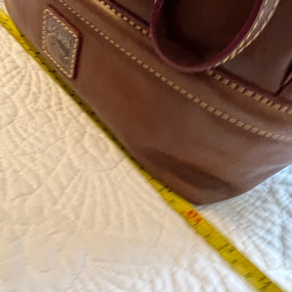 Dooney & Bourke Brown Leather Shoulder tote Leather Bag with mini purse - Picture 13 of 16